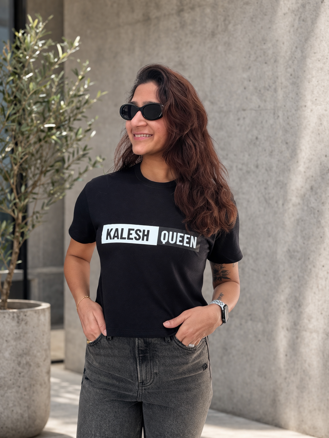 Kalesh Queen Women's Crop Tee